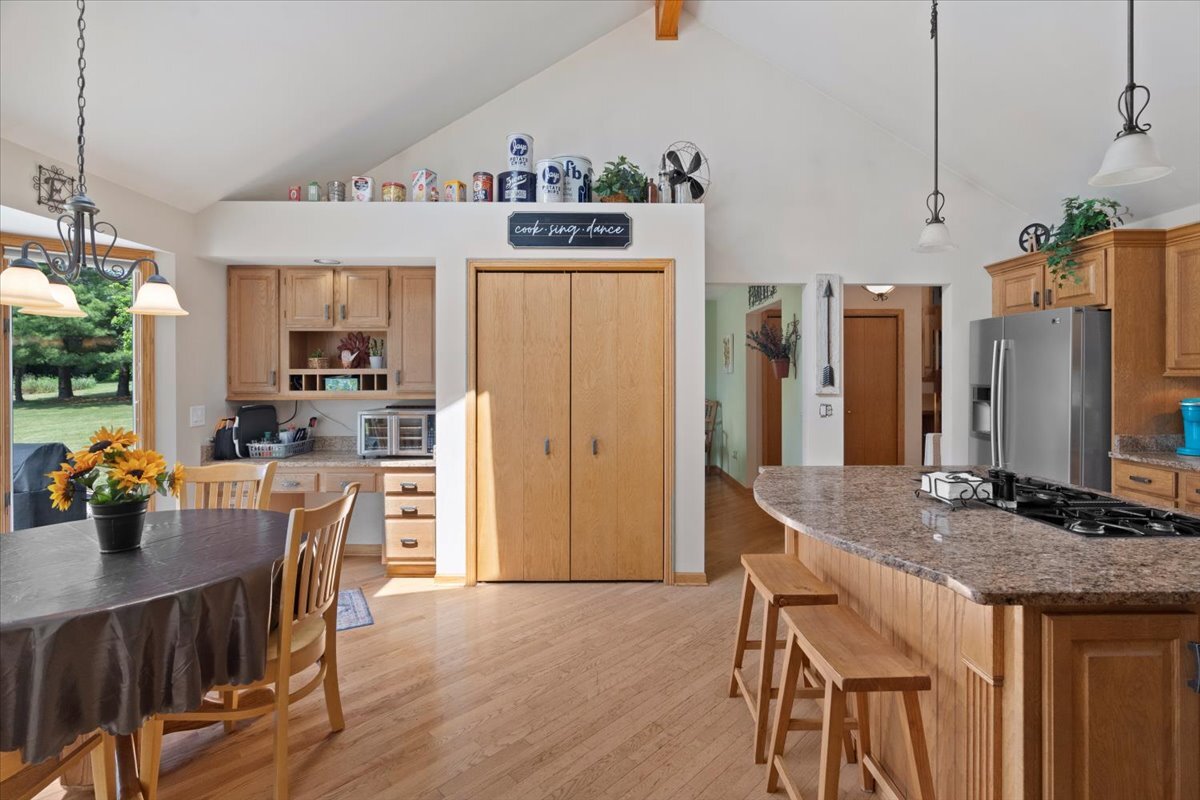 344 Prairie Avenue Property Photo 12