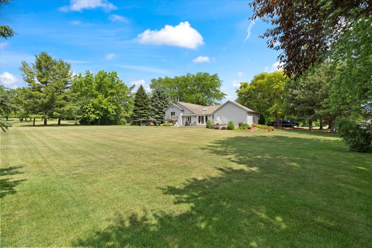 344 Prairie Avenue Property Photo 36