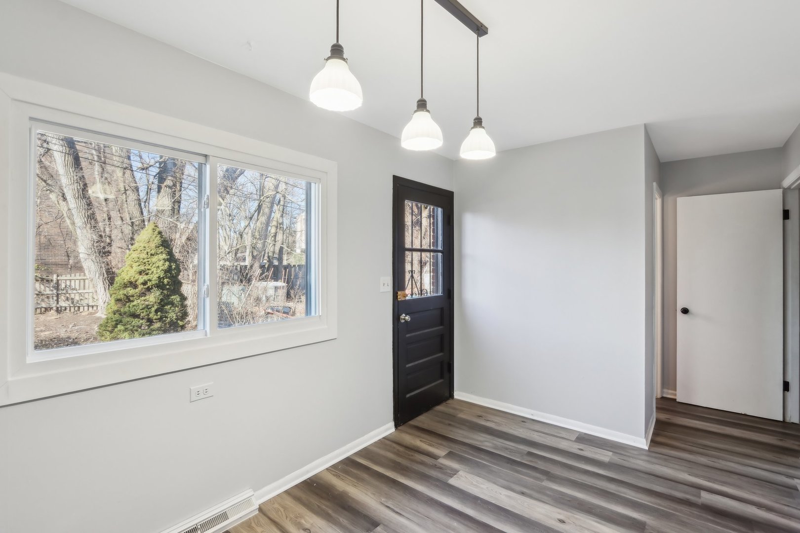 414 Skokie Court Property Photo 2