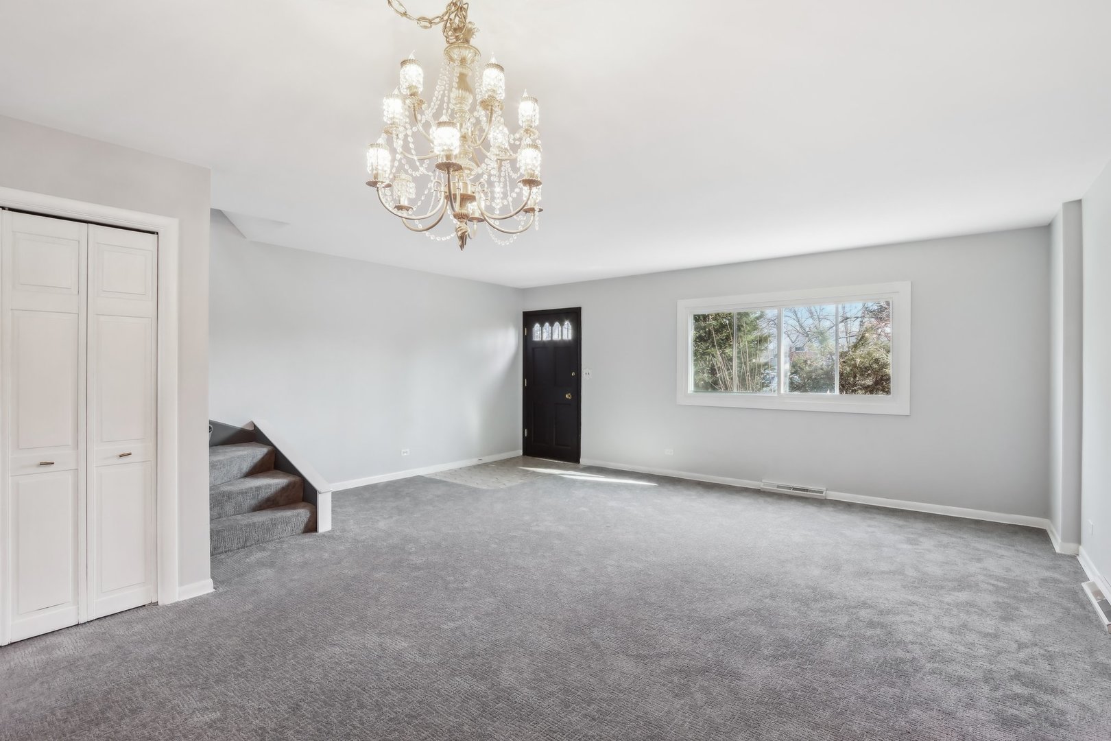 414 Skokie Court Property Photo 5