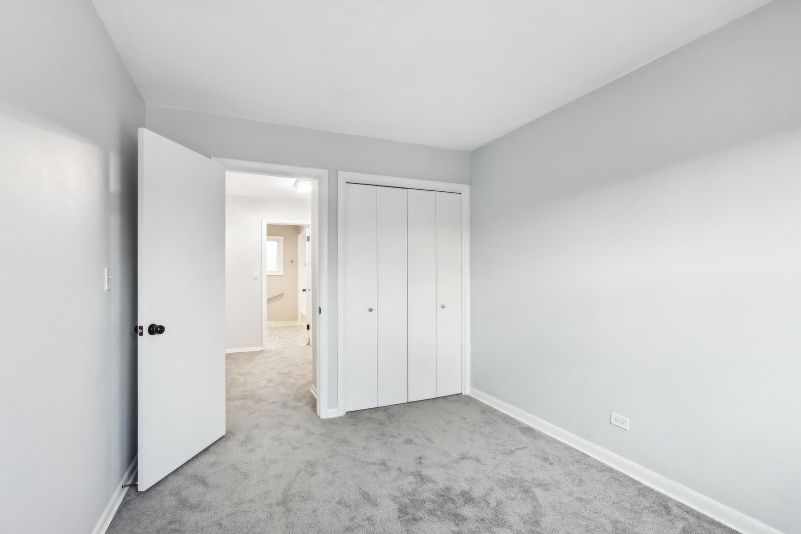 414 Skokie Court Property Photo 8
