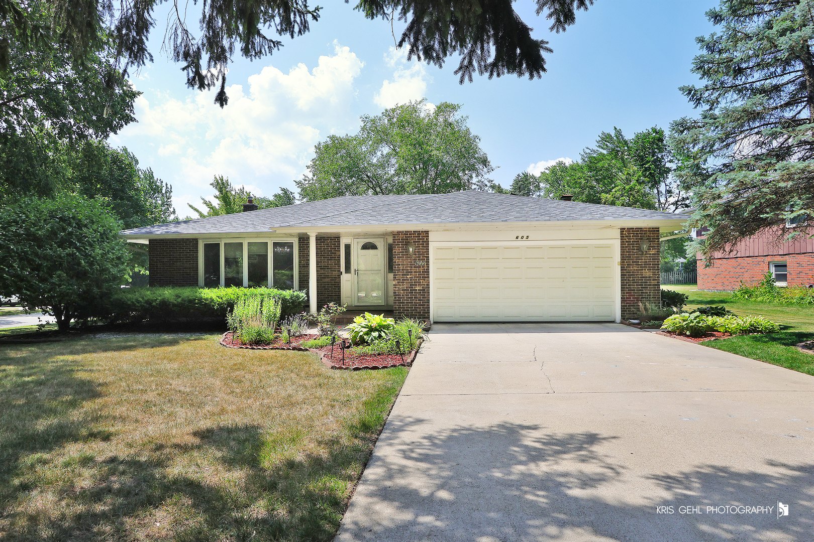 605 W Gilbert Road Property Photo 1