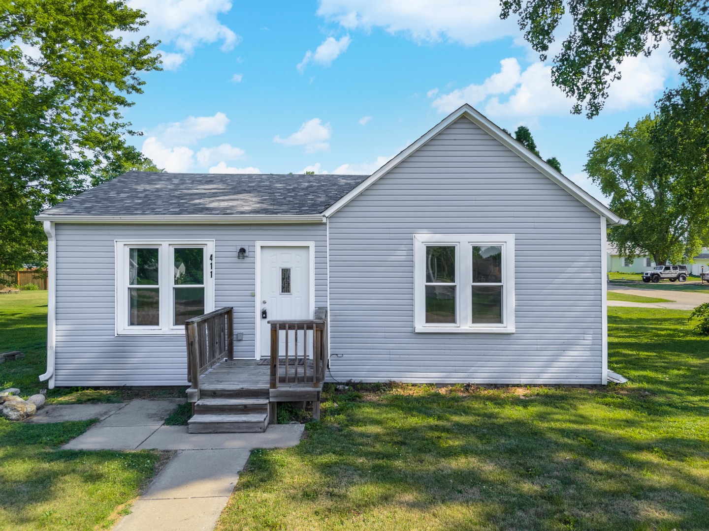 411 E Mazon Street Property Photo 1
