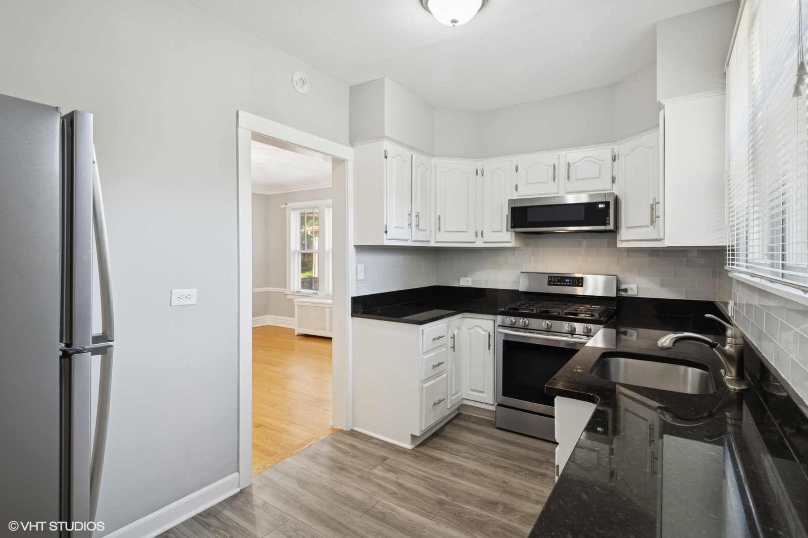 1524 Forest Avenue Property Photo 8