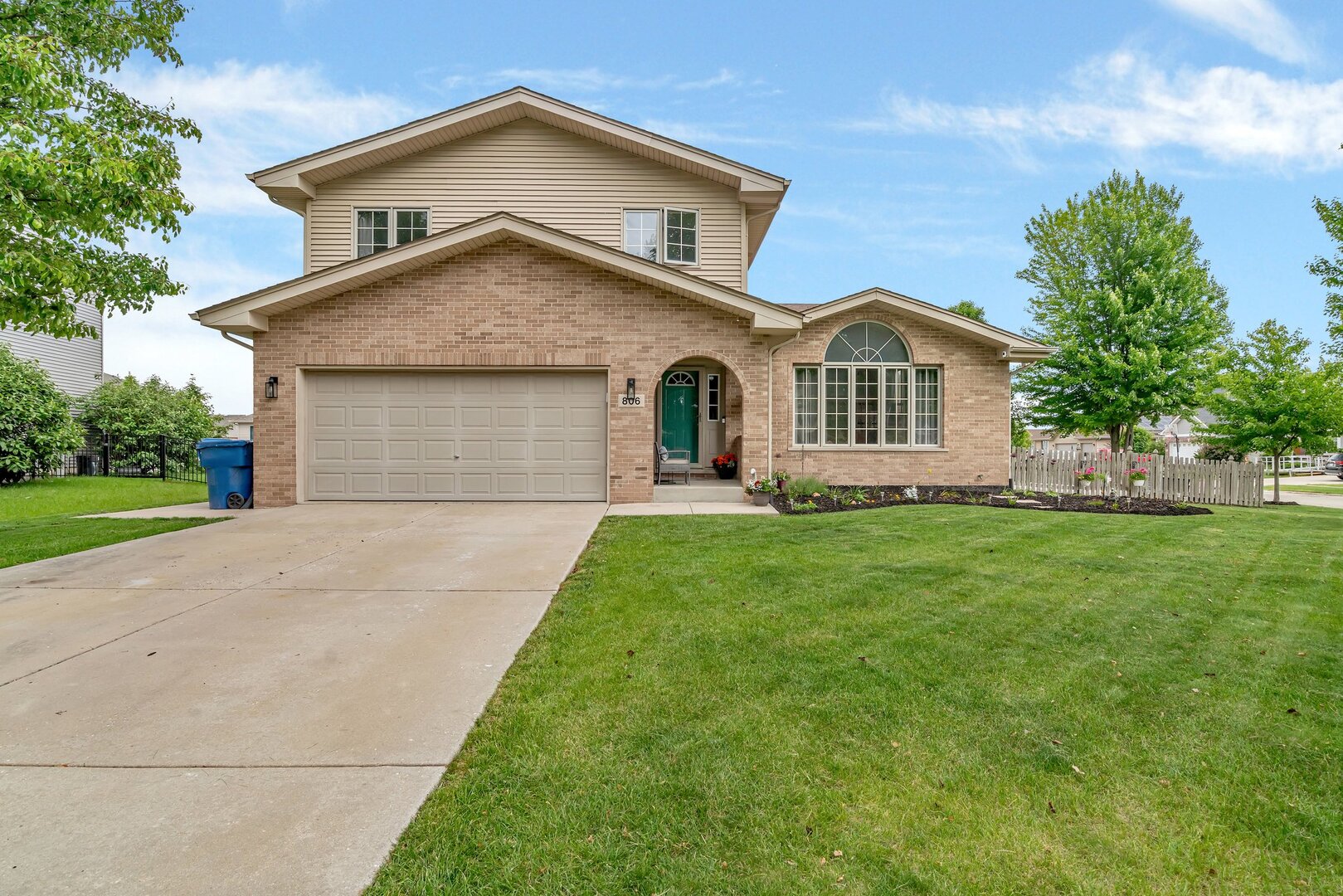 806 Feeney Drive Property Photo 1