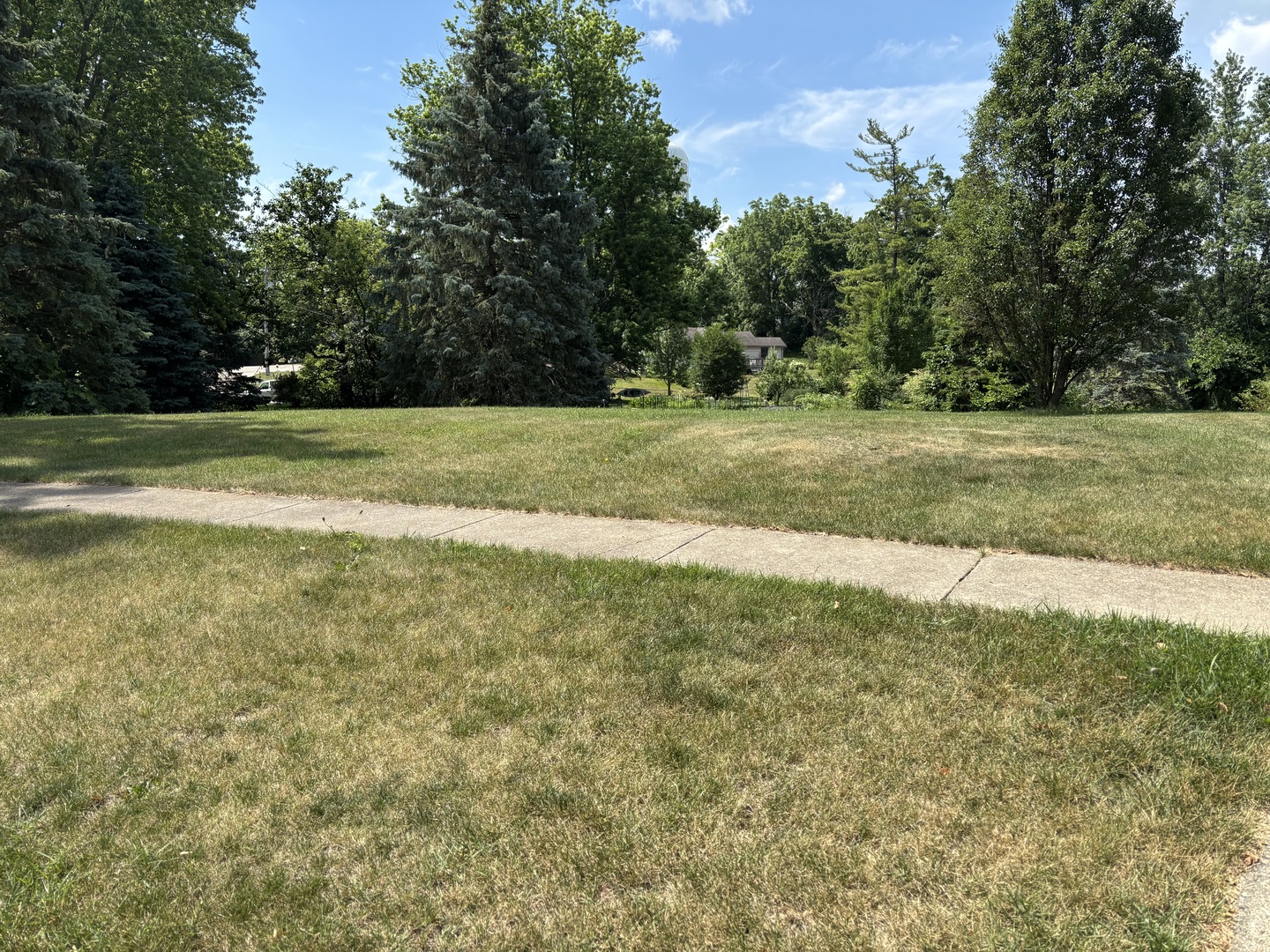 832 Oak Manor Drive Property Photo 1