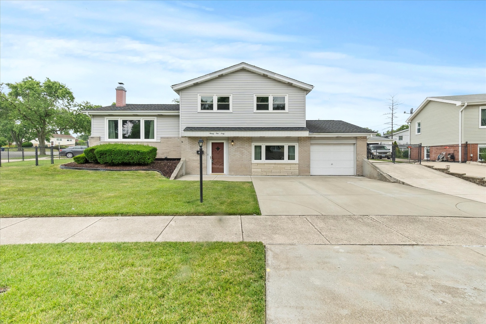 9160 S 88th Court Property Photo 1