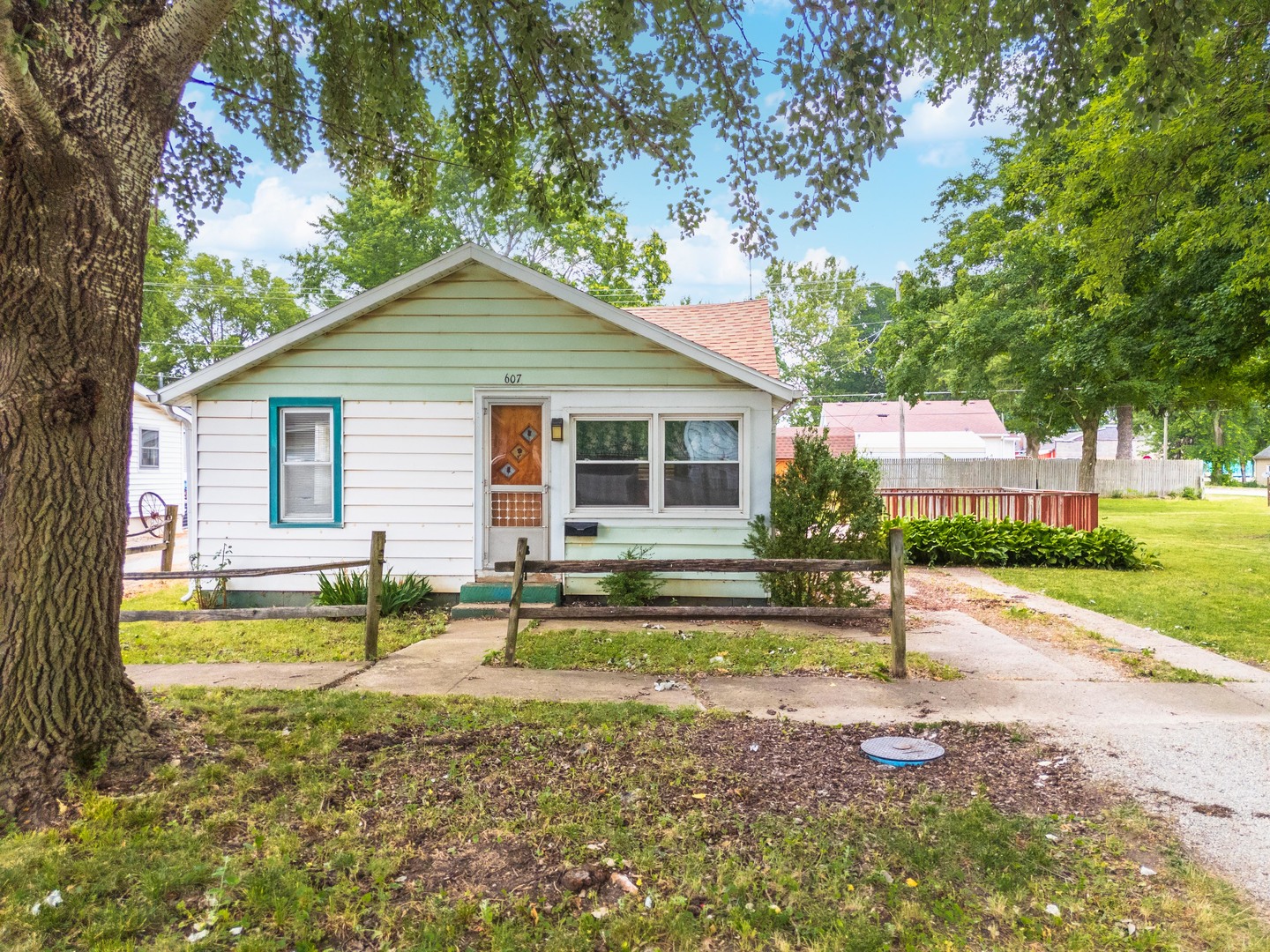 607 W Grant Avenue Property Photo 1