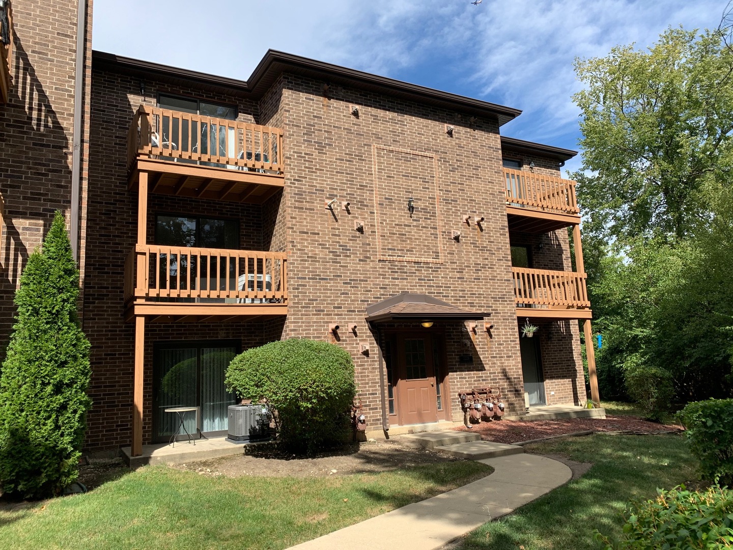 2226 Abbeywood Drive B Property Photo 1