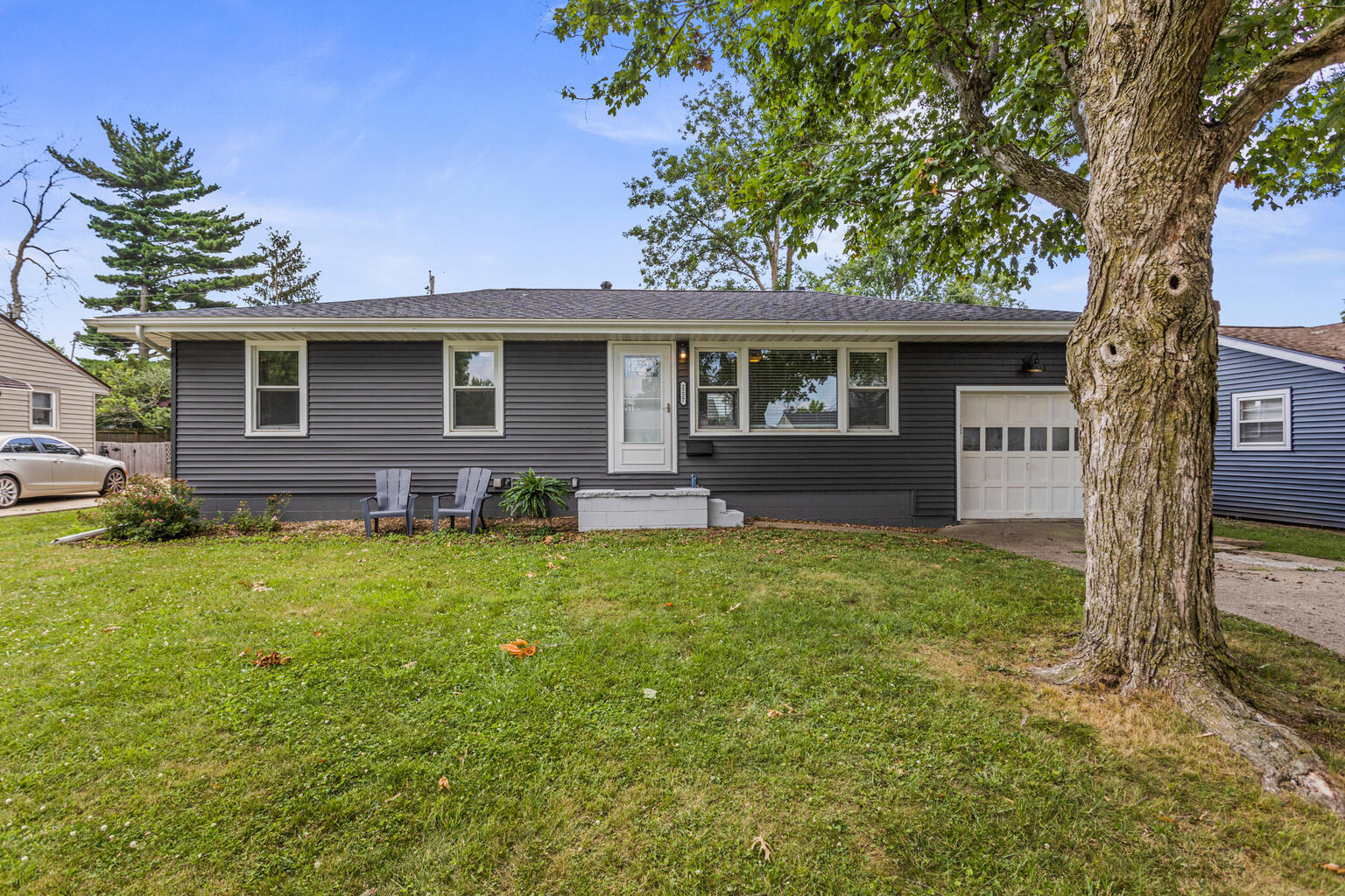 2227 Yorkshire Drive Property Photo 1