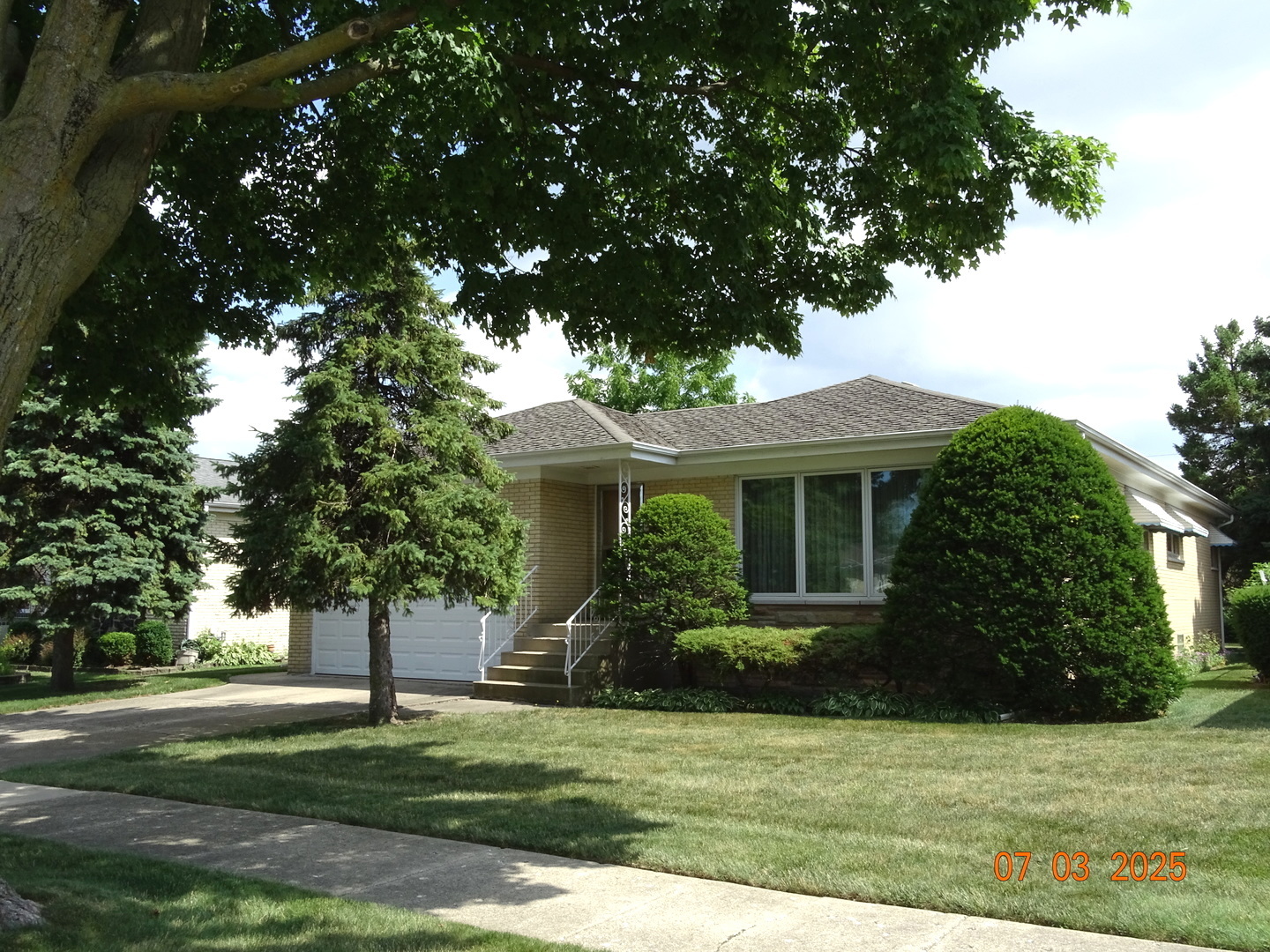 475 Courtesy Lane Property Photo 1