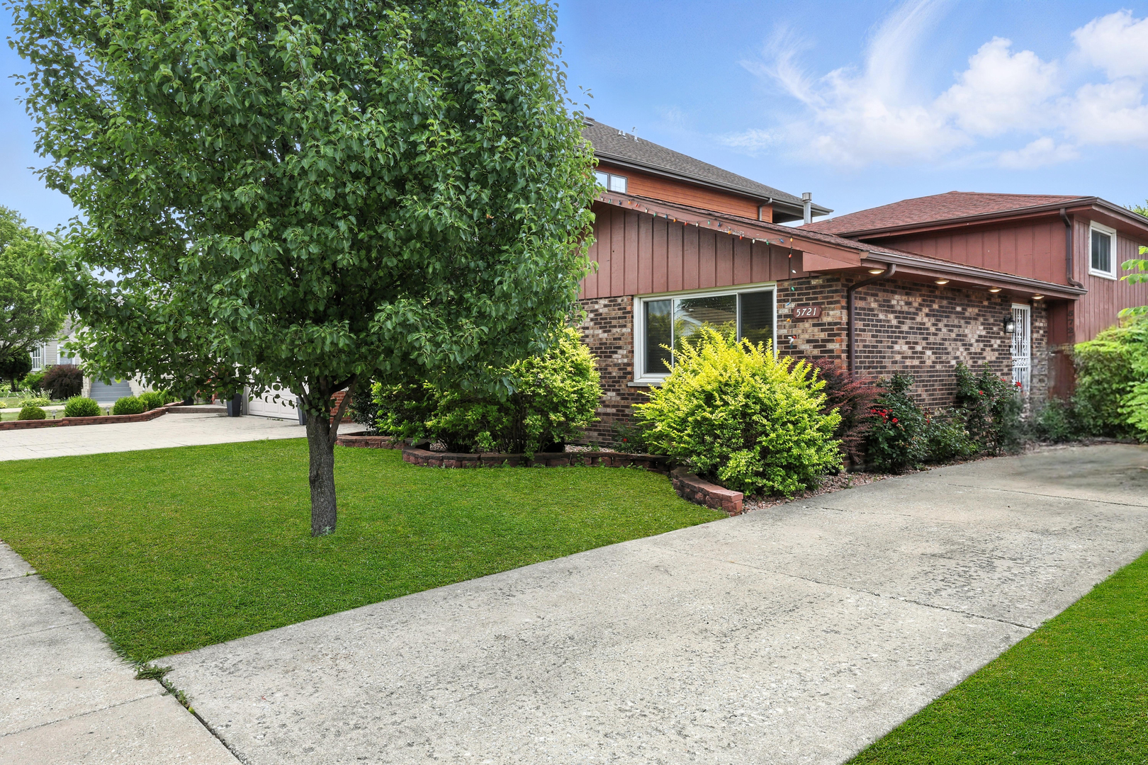 5721 W 88th Place Property Photo 1