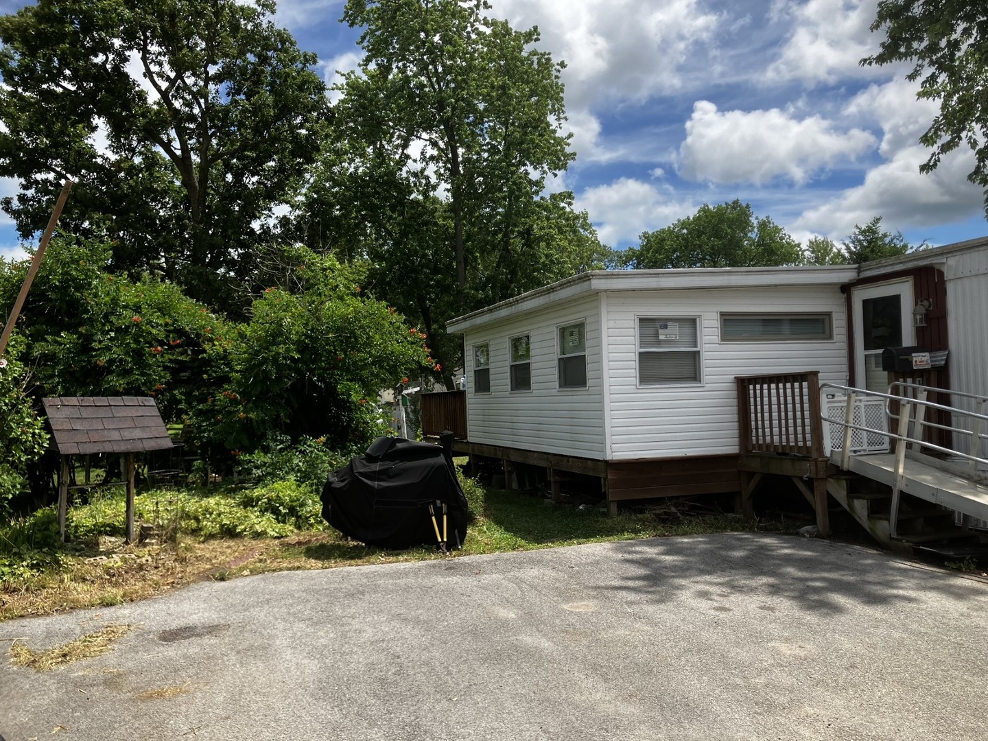89 Chaucer Drive Property Photo 1