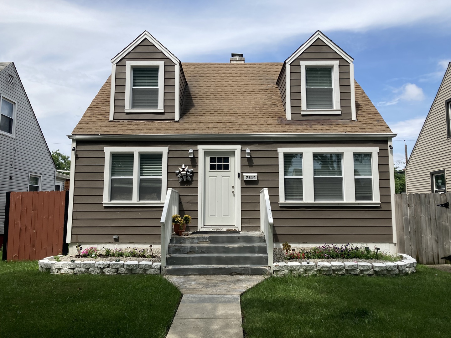 7814 S Trumbull Avenue Property Photo 1