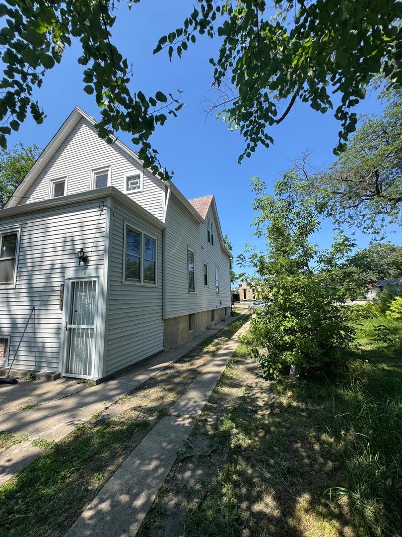 14040 Lincoln Avenue Property Photo 8