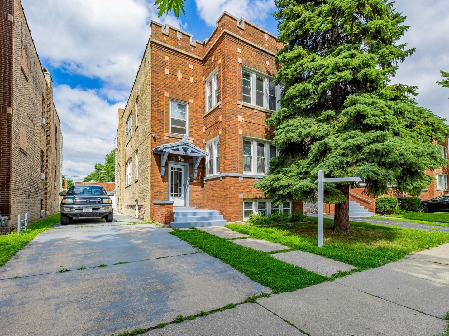 3636 Oak Park Avenue Property Photo 1