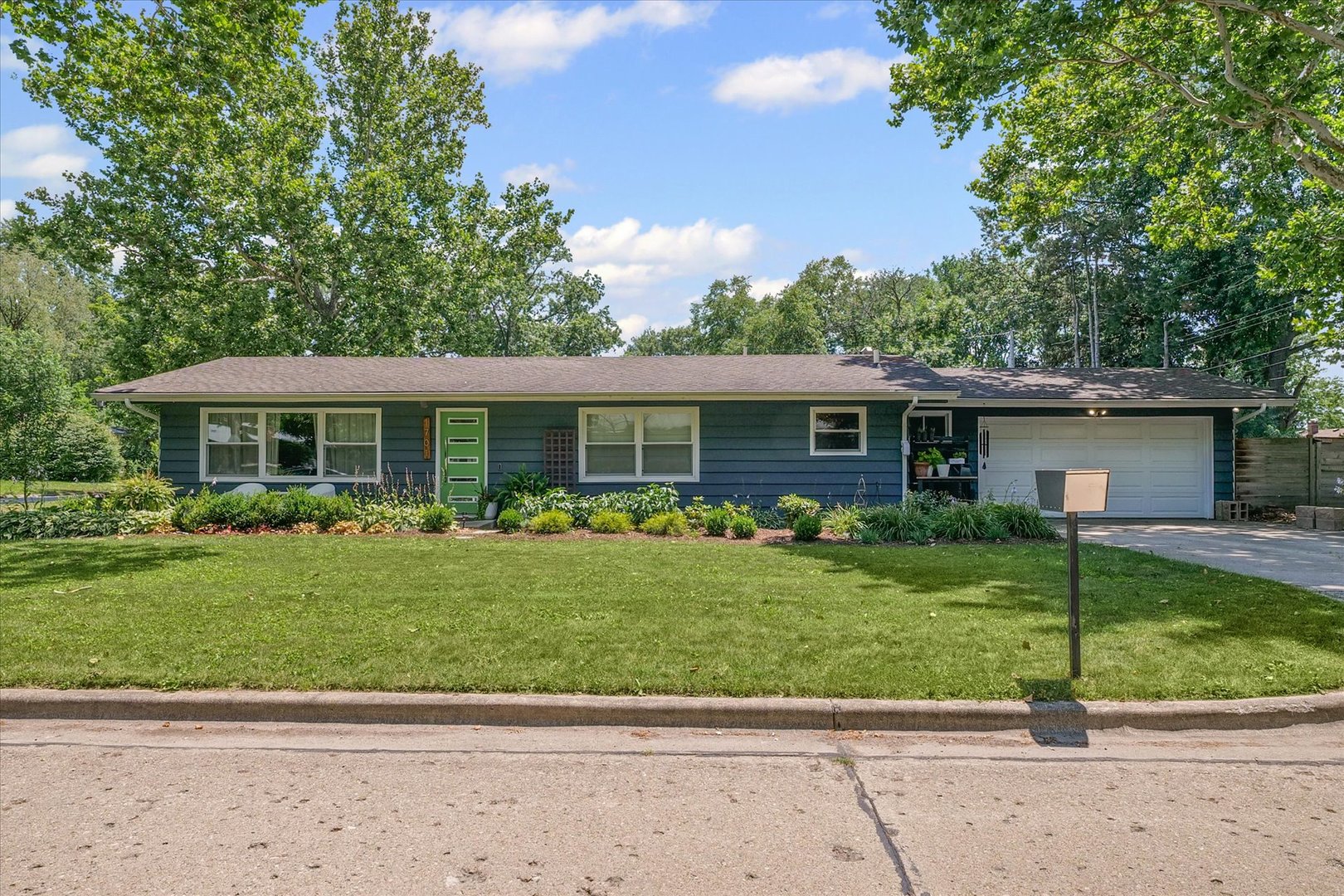 1701 Sheridan Road Property Photo 1