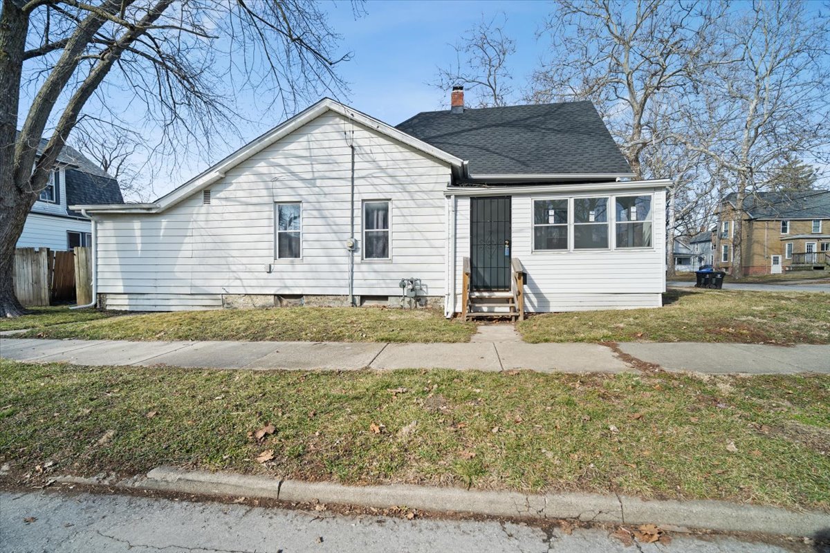 1102 N Lee Street