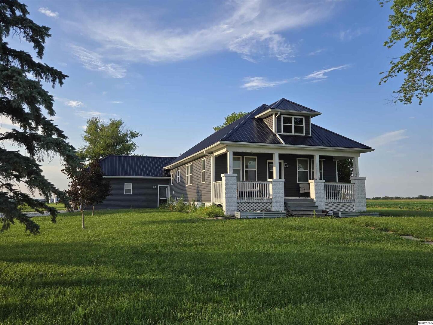 1749 N 1950th