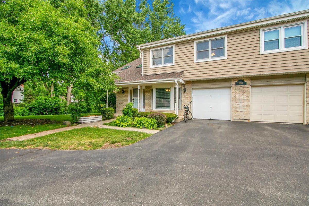 1921 Wisteria Court 3 Property Photo 1