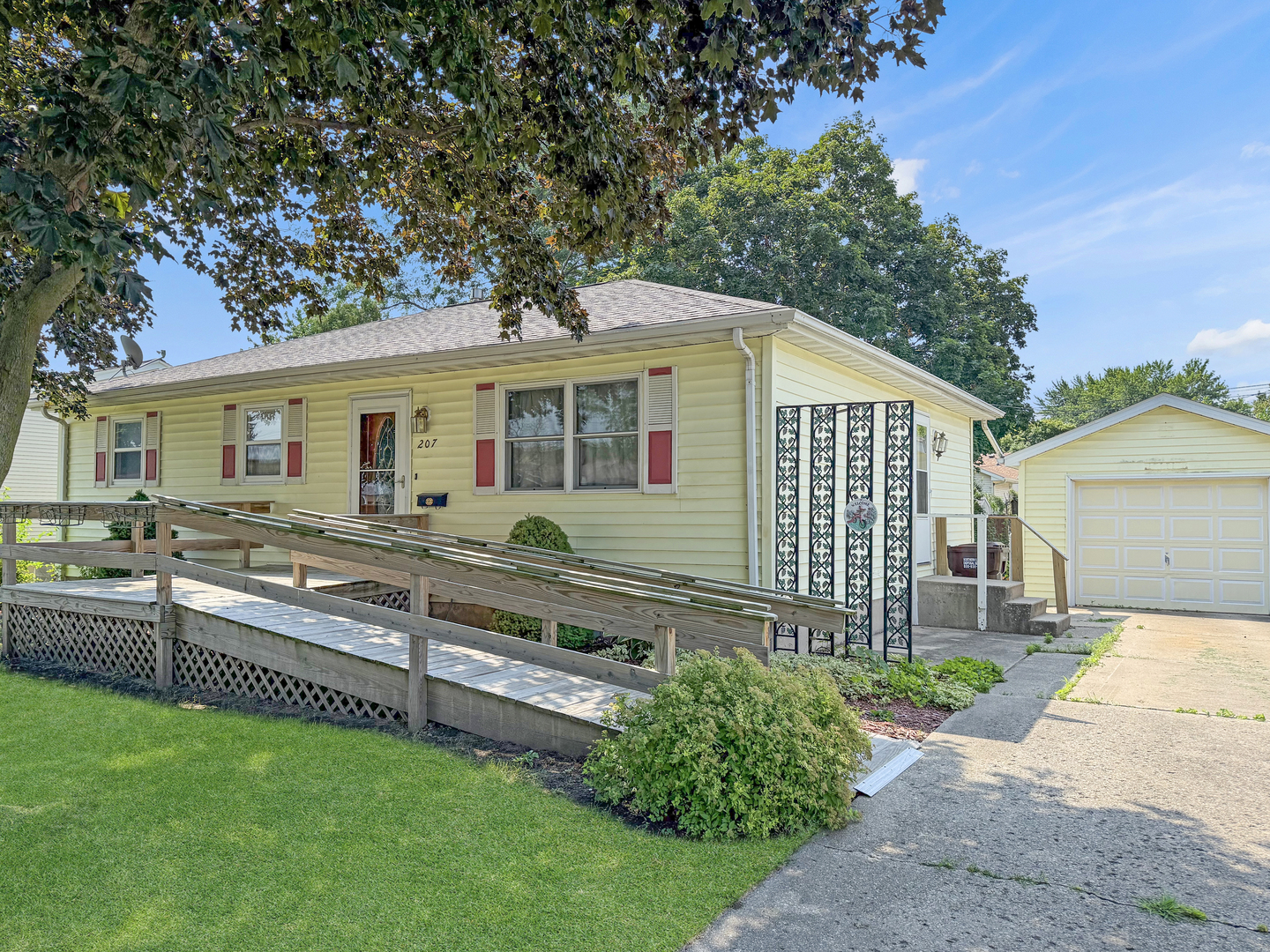 207 Southview Drive Property Photo 1