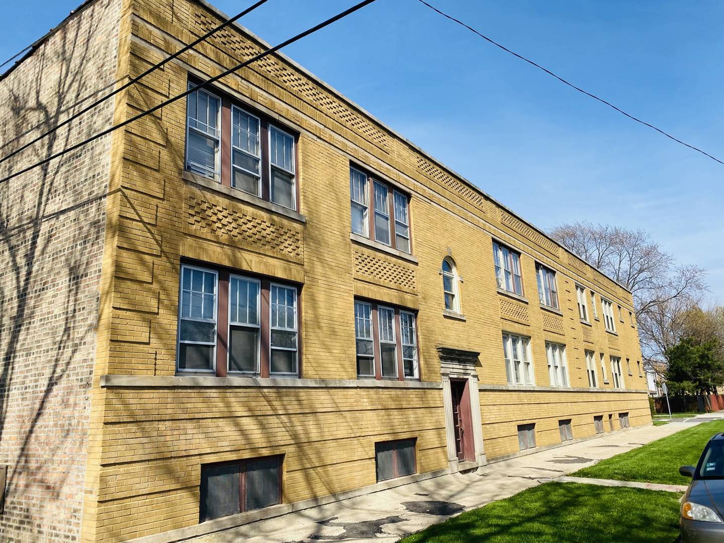 2502 N Monitor Avenue 1