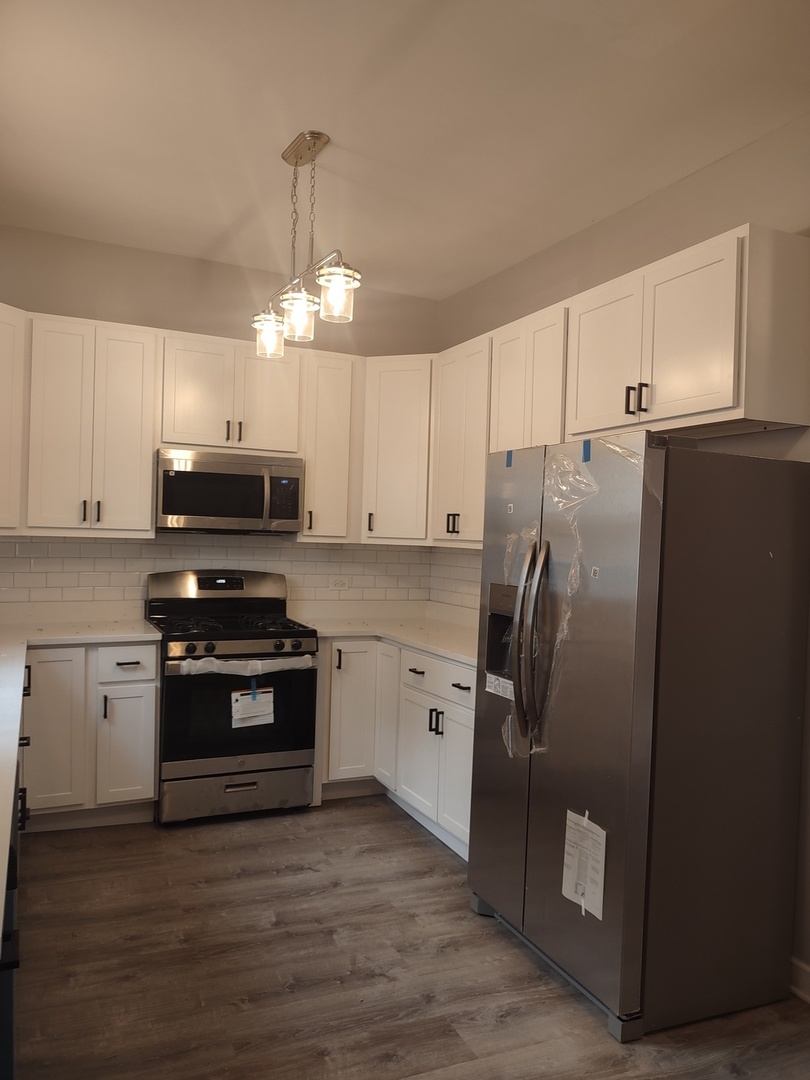 11531 S Perry Avenue Property Photo 4