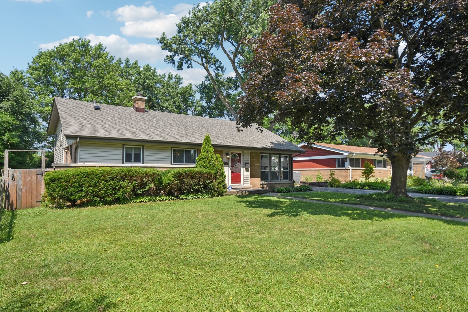 816 Appletree Lane Property Photo 1