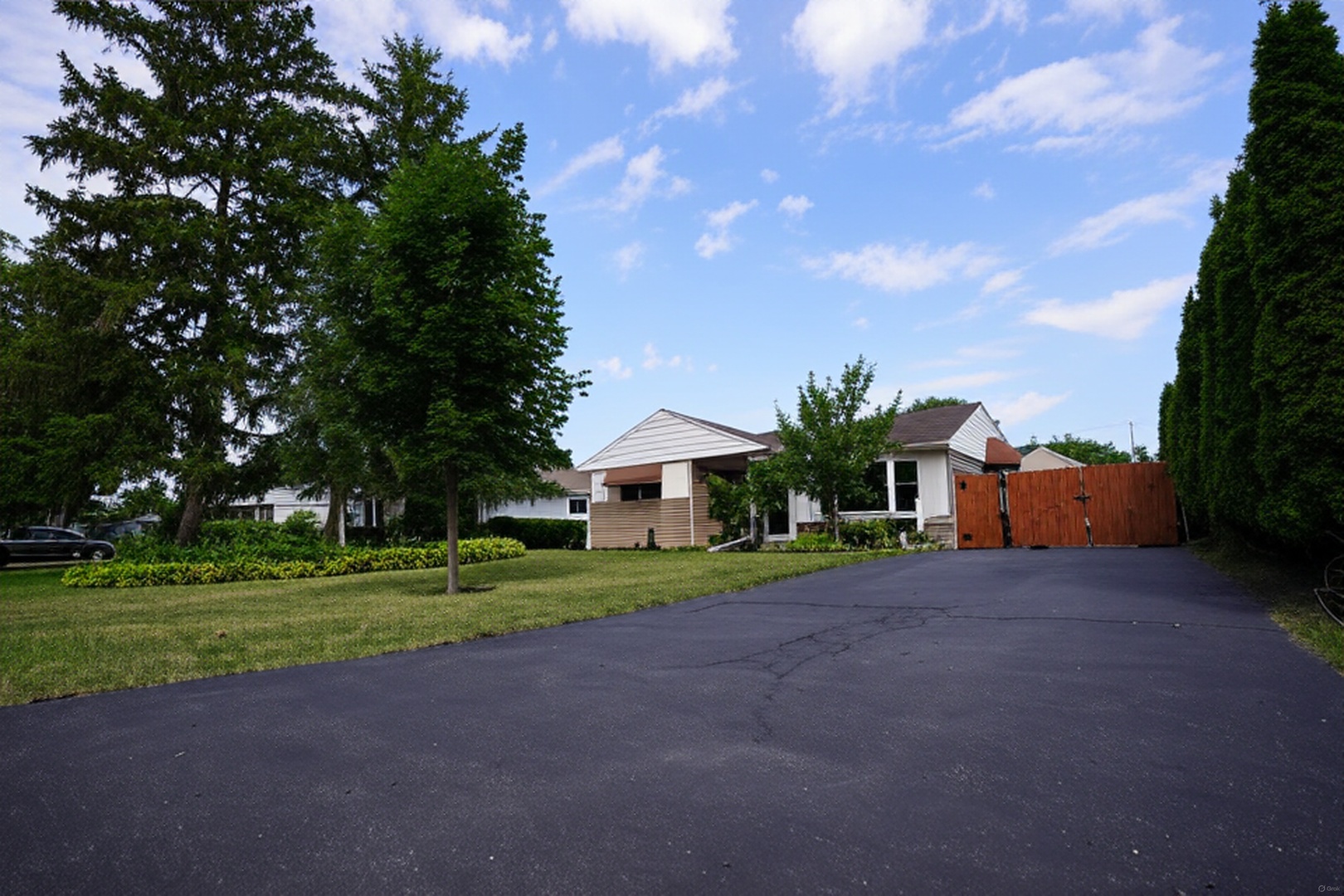 2304 Jay Lane Property Photo 1