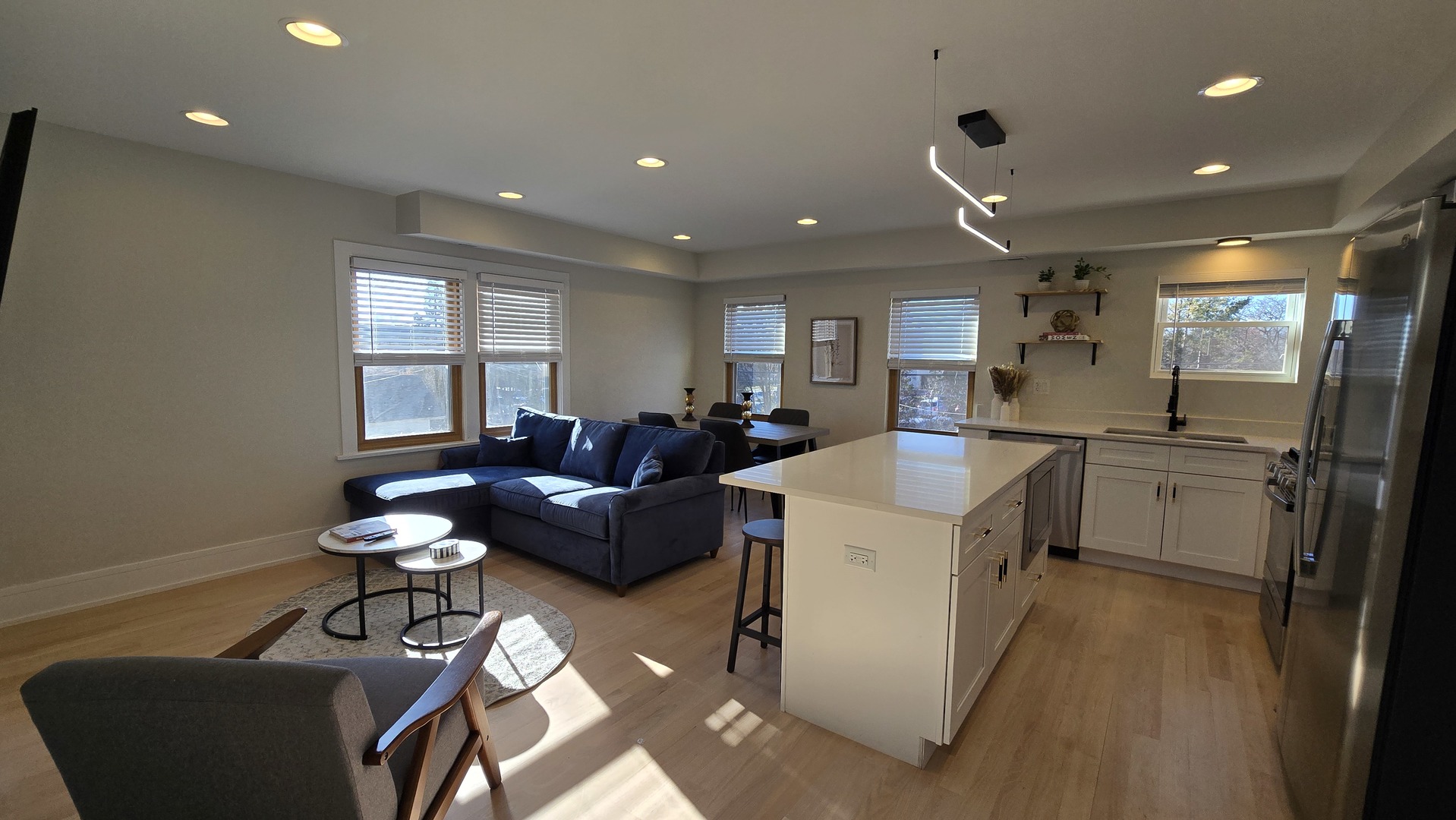 4000 Forest Avenue 6 Property Photo 2