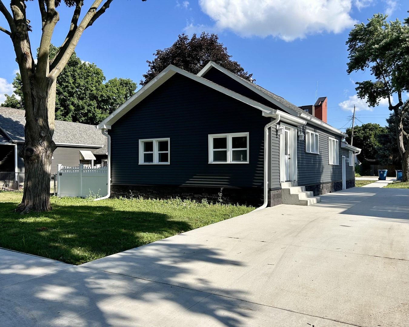 425 W Cleveland Street Property Photo 1