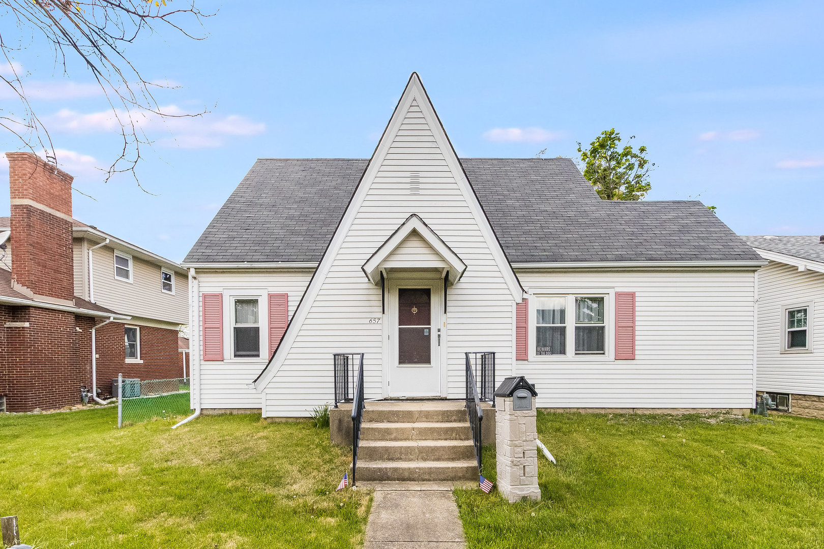 657 1st Street Property Photo 1