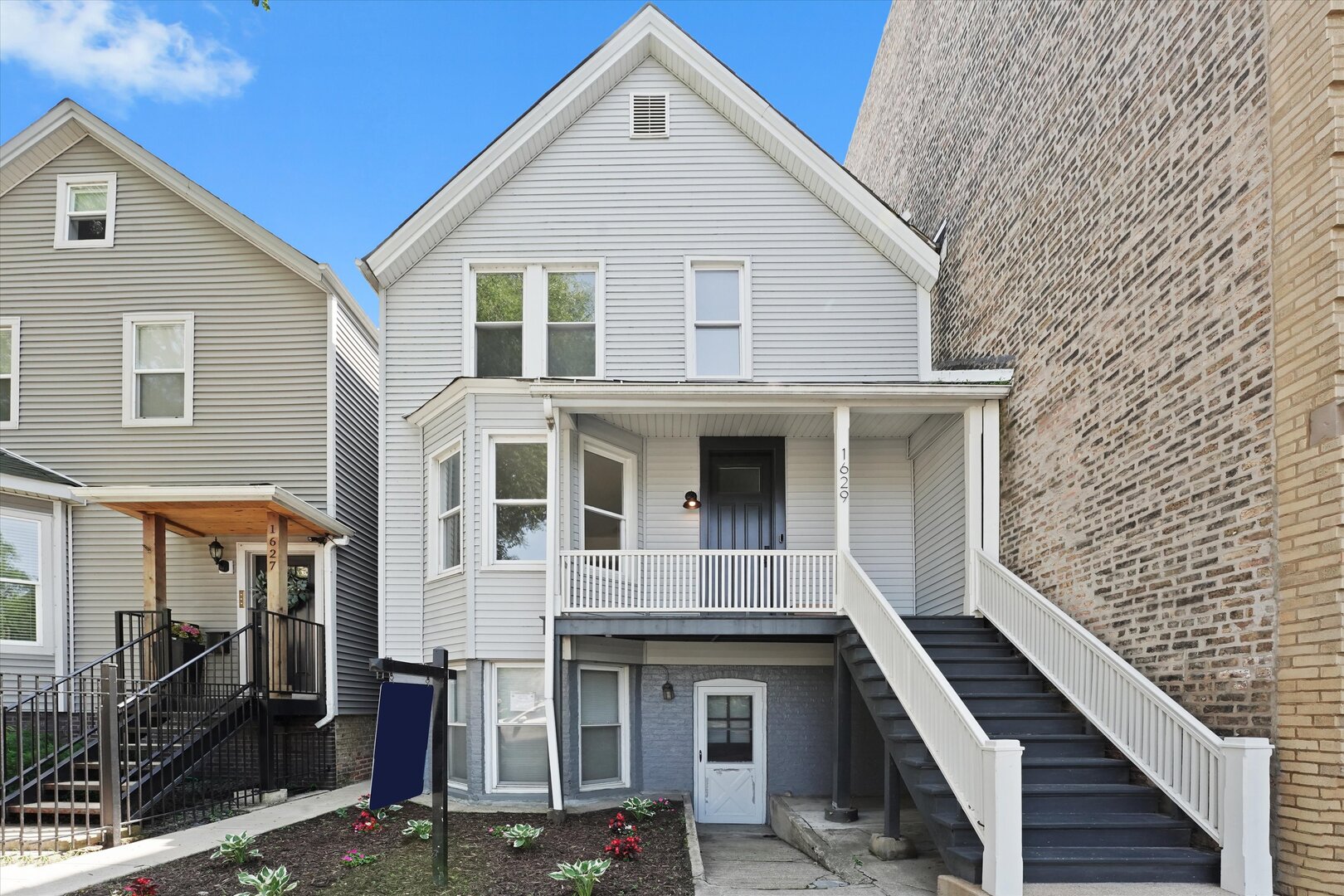 1629 W Foster Avenue Property Photo 1