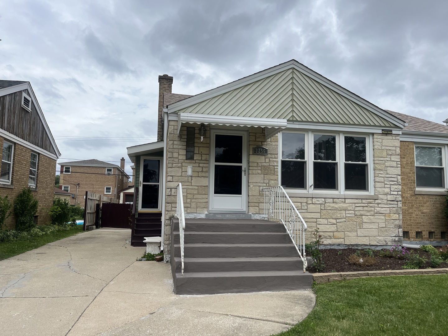 2256 S 15th Avenue Property Photo 1