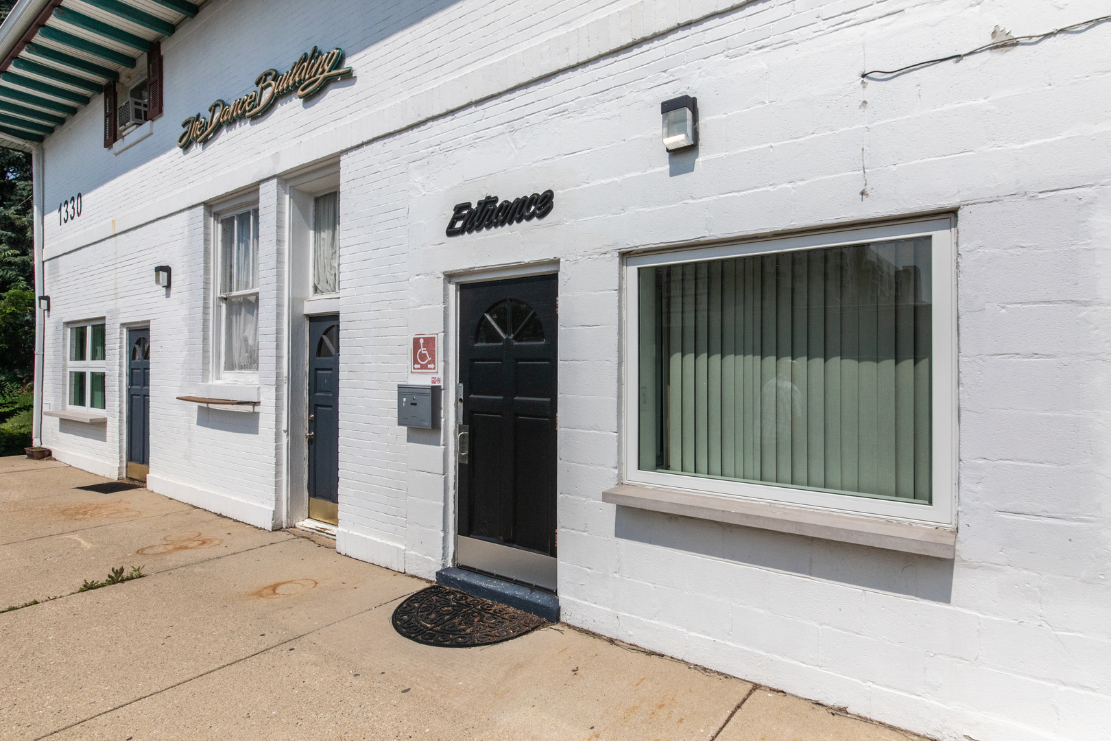 1330 Webford Avenue Property Photo 4