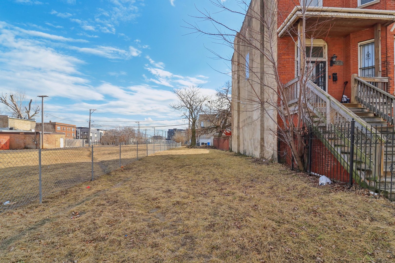 3913 S Prairie Avenue Property Photo 1