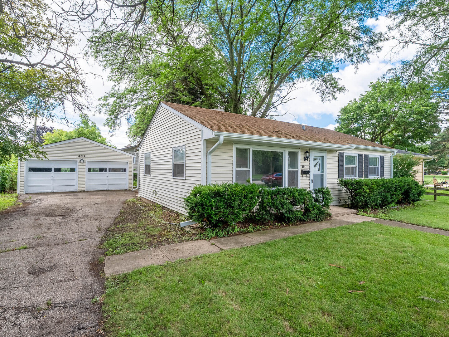 491 Brook Drive Property Photo 1