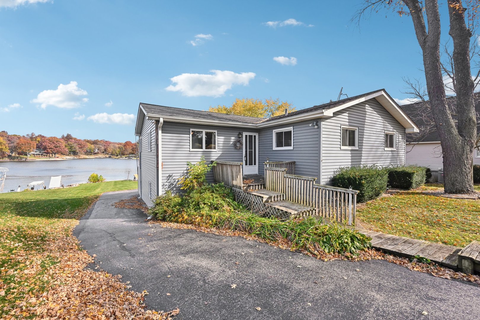 7 Holiday Drive Property Photo 1