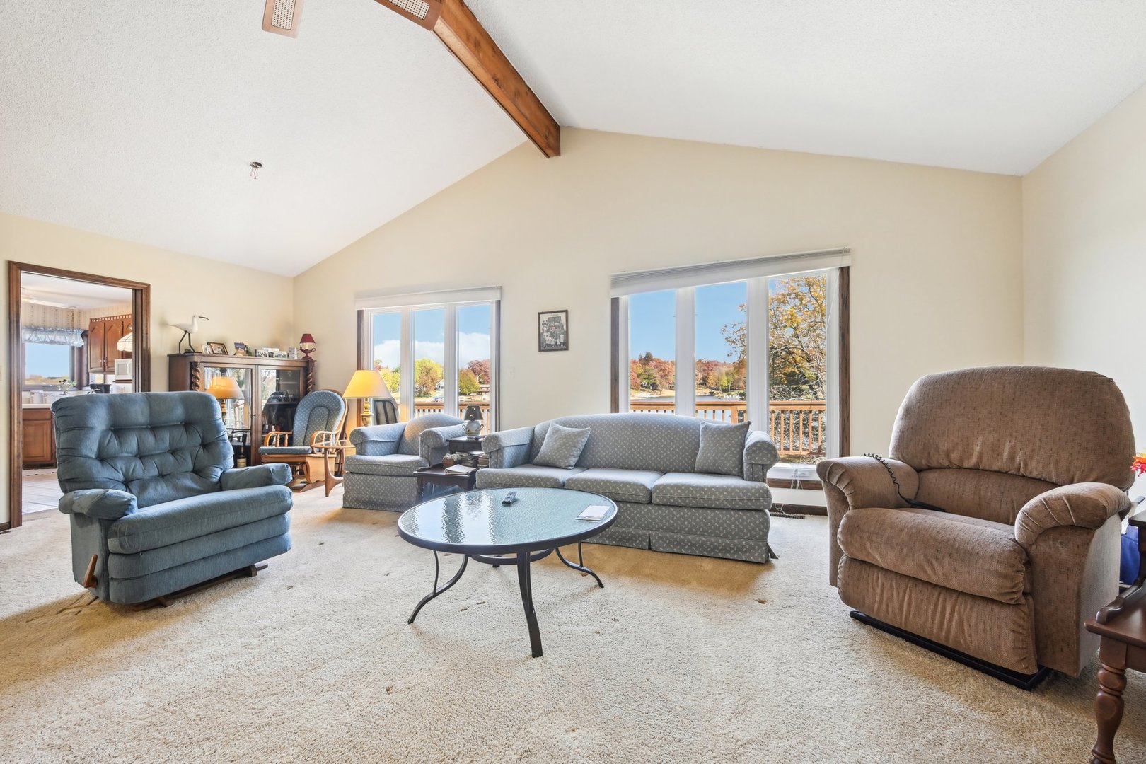 7 Holiday Drive Property Photo 3