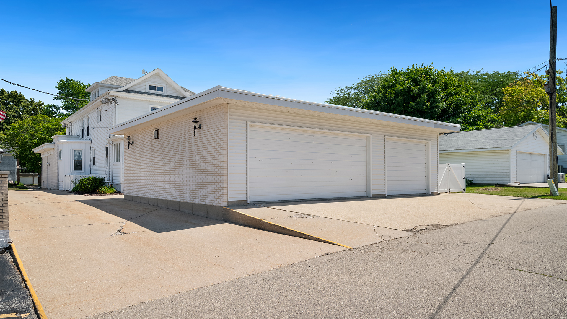 213 Crawford Avenue Property Photo 4