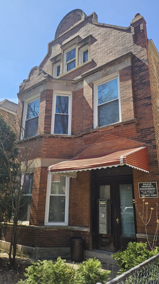 2536 S Avers Avenue Property Photo 1