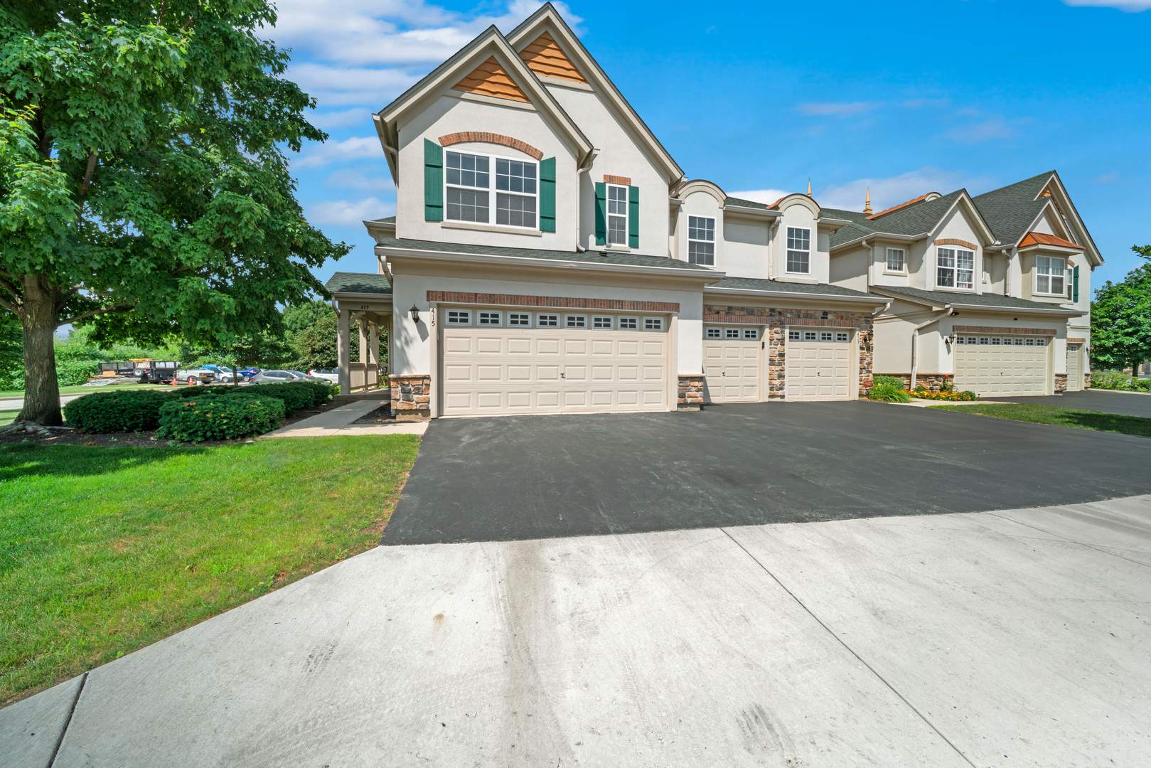 415 Bay Tree Circle Property Photo 1