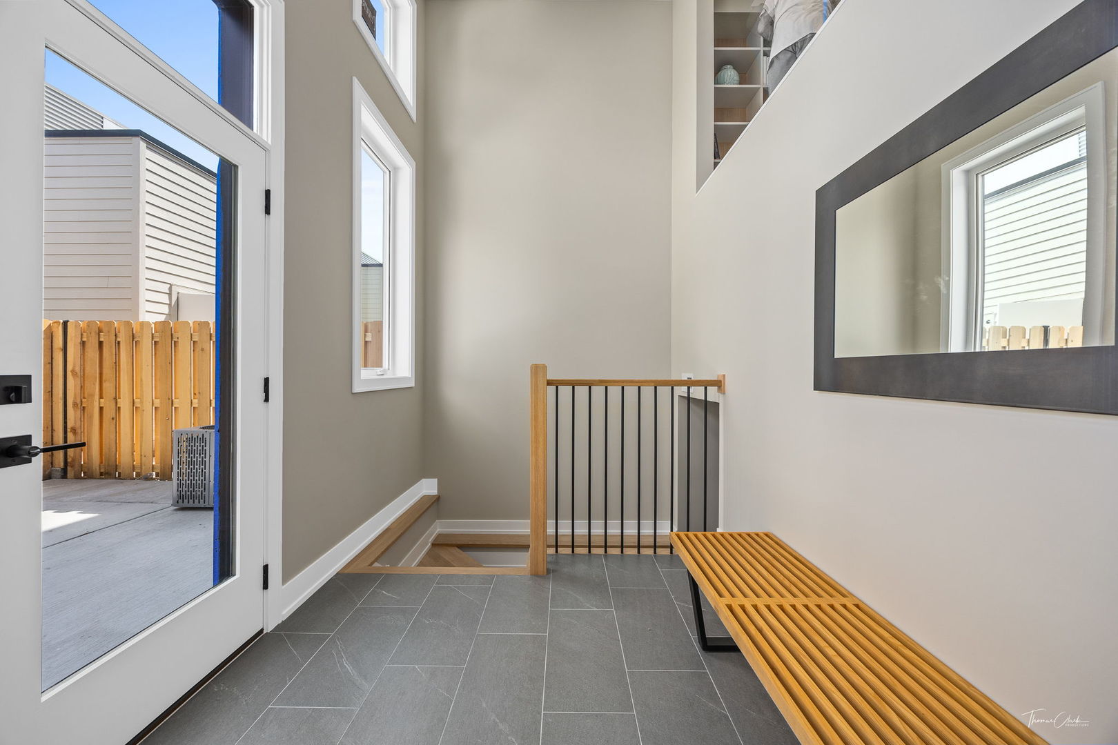 1642 W Wolfram Street Property Photo 15