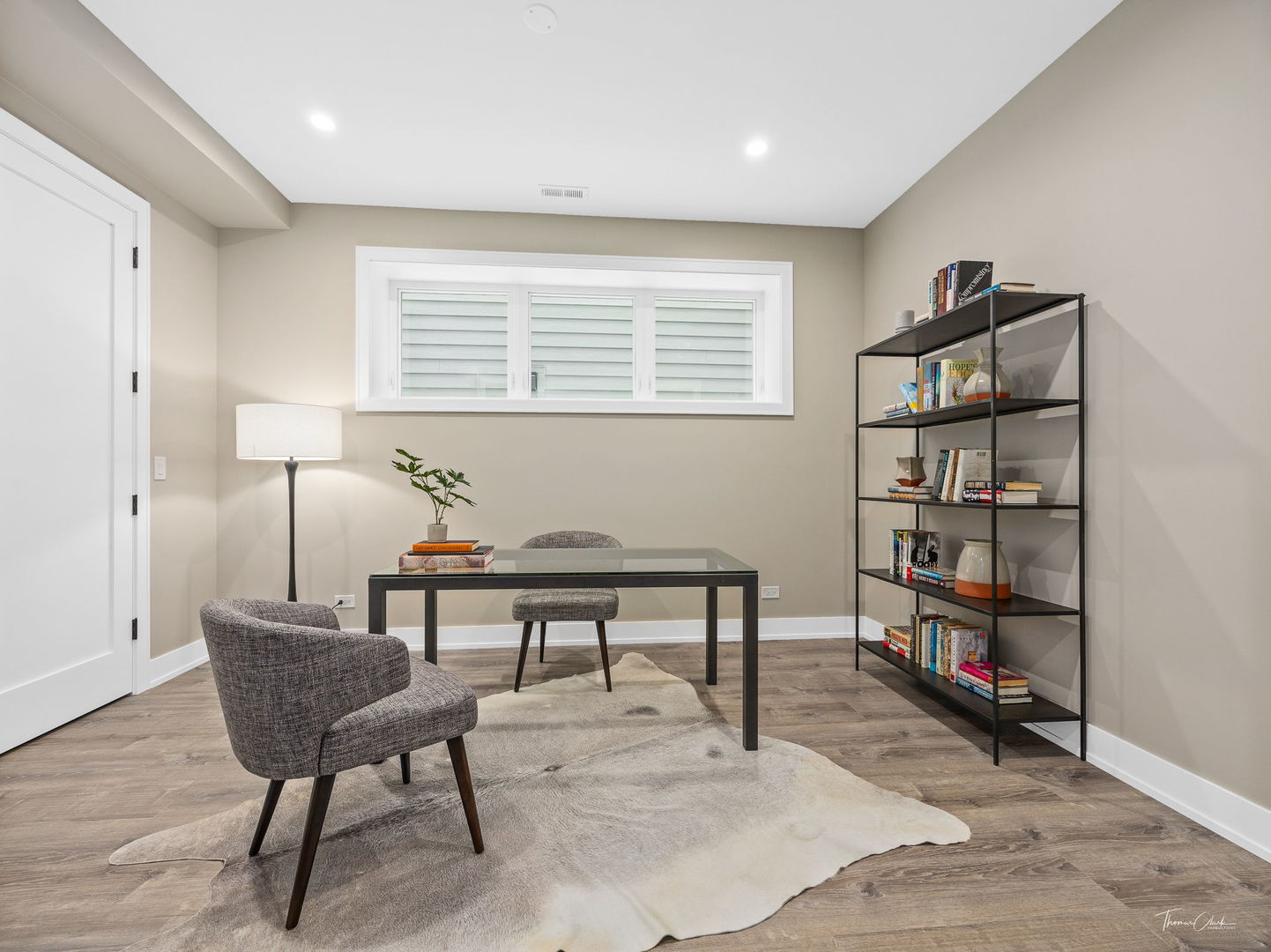 1642 W Wolfram Street Property Photo 16