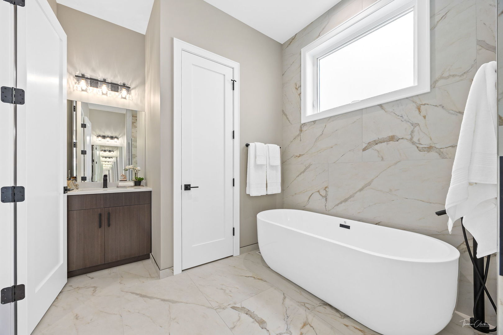 1642 W Wolfram Street Property Photo 25