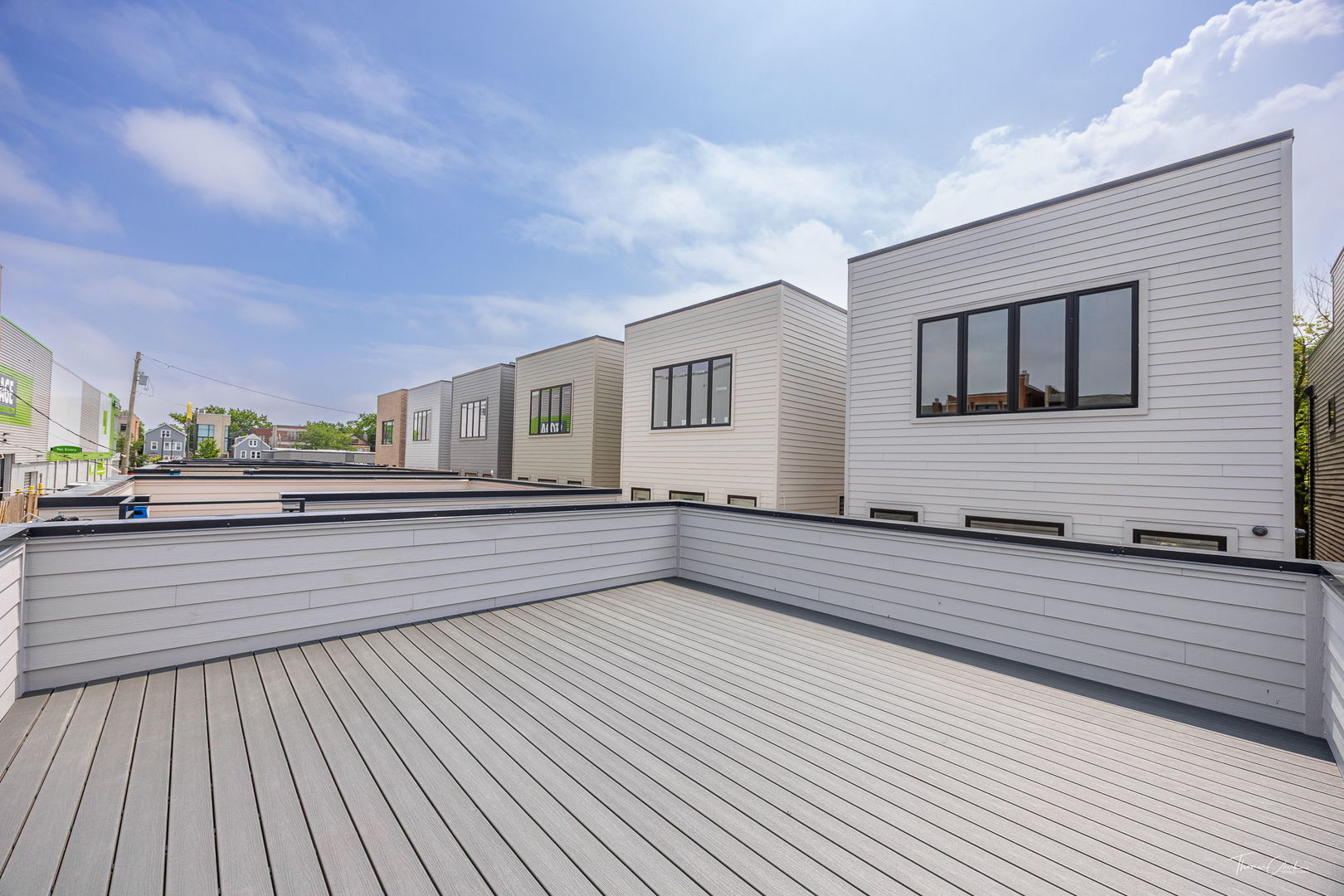 1642 W Wolfram Street Property Photo 32