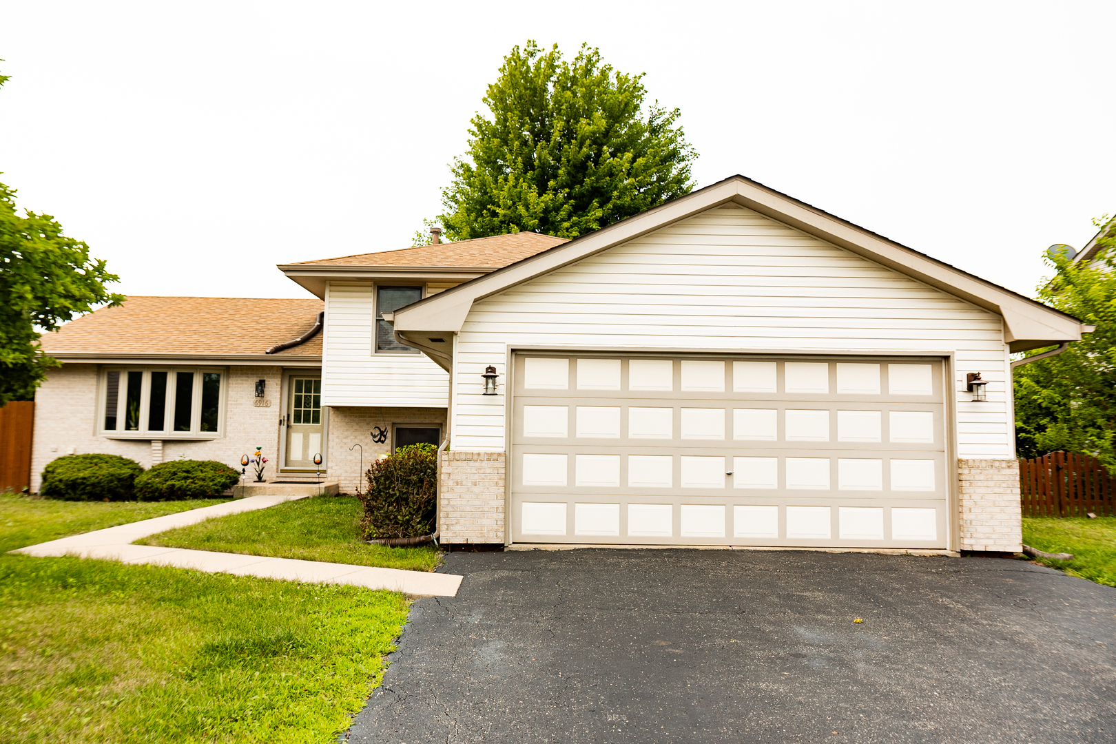 6916 Astoria Drive Property Photo 1