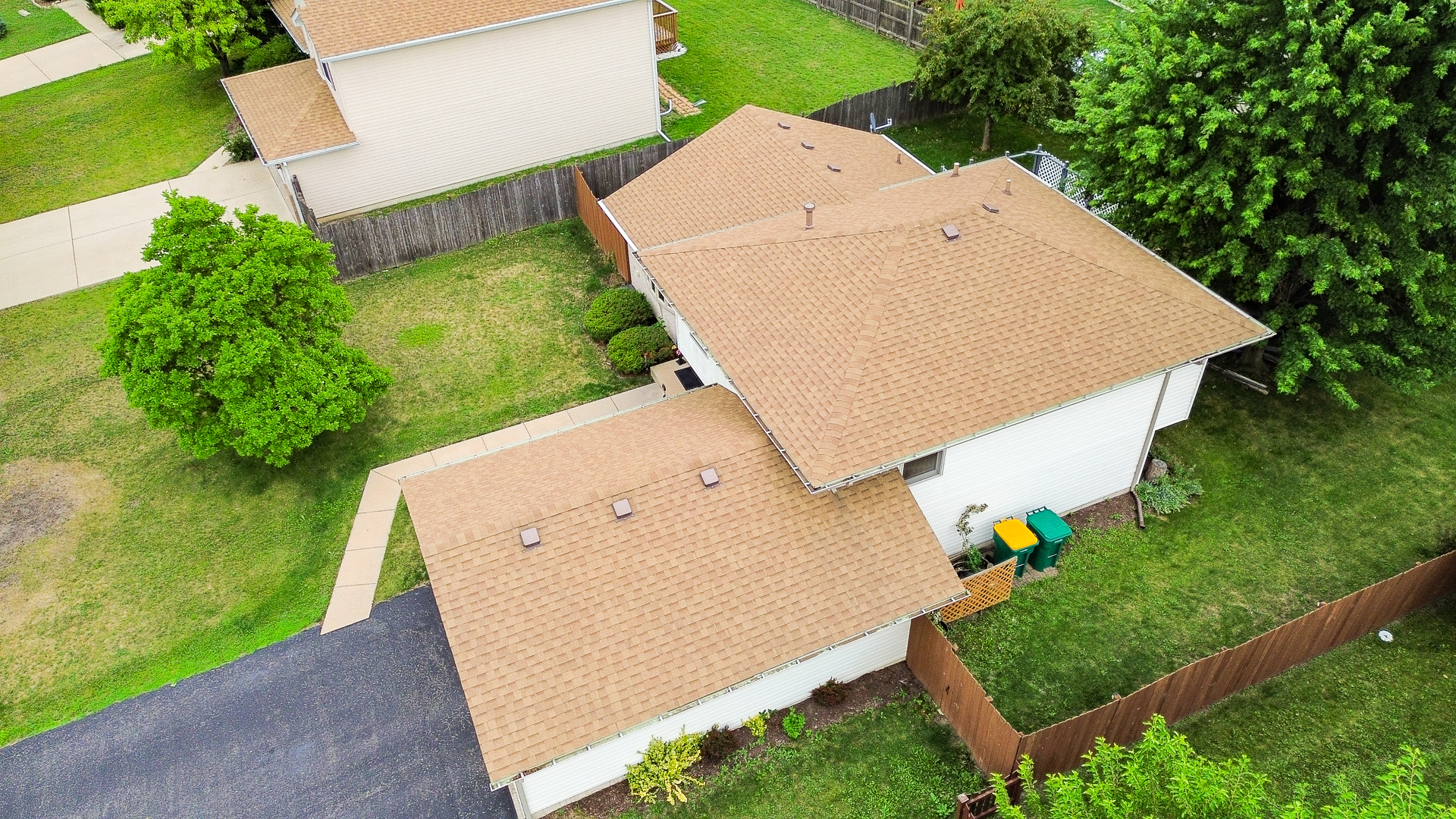 6916 Astoria Drive Property Photo 4