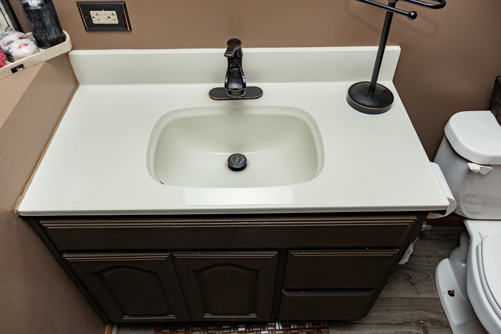 6916 Astoria Drive Property Photo 14