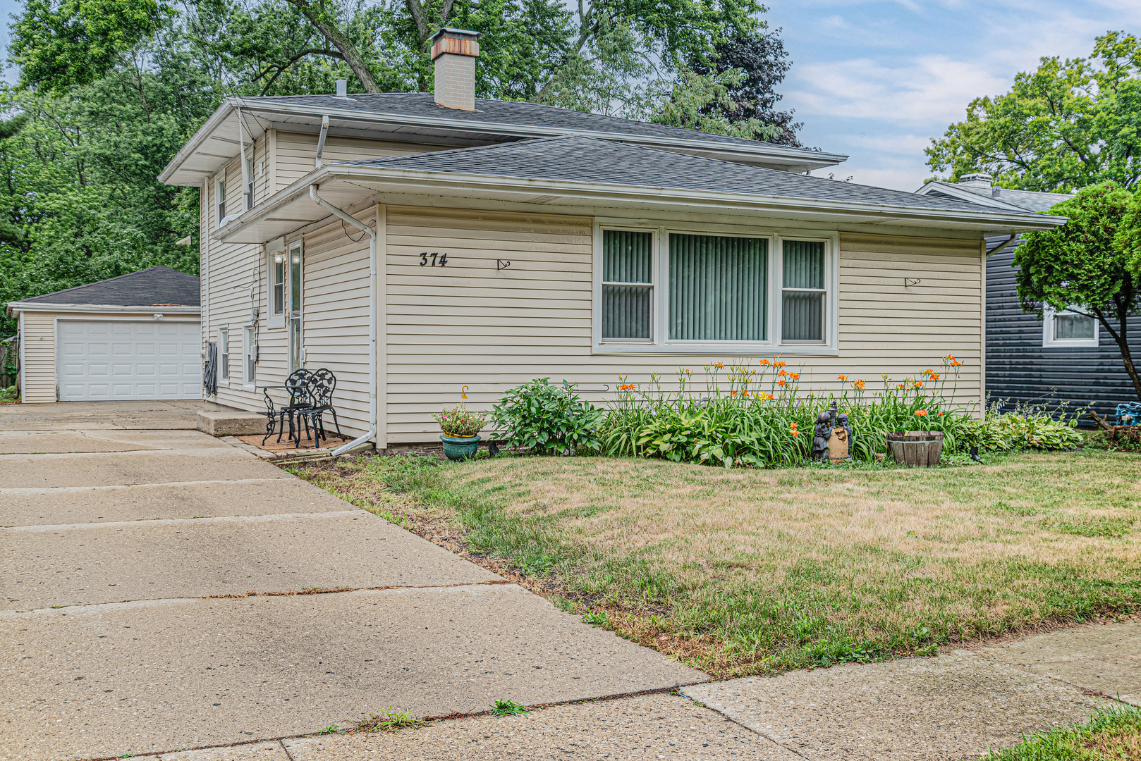 374 Heine Avenue Property Photo 1